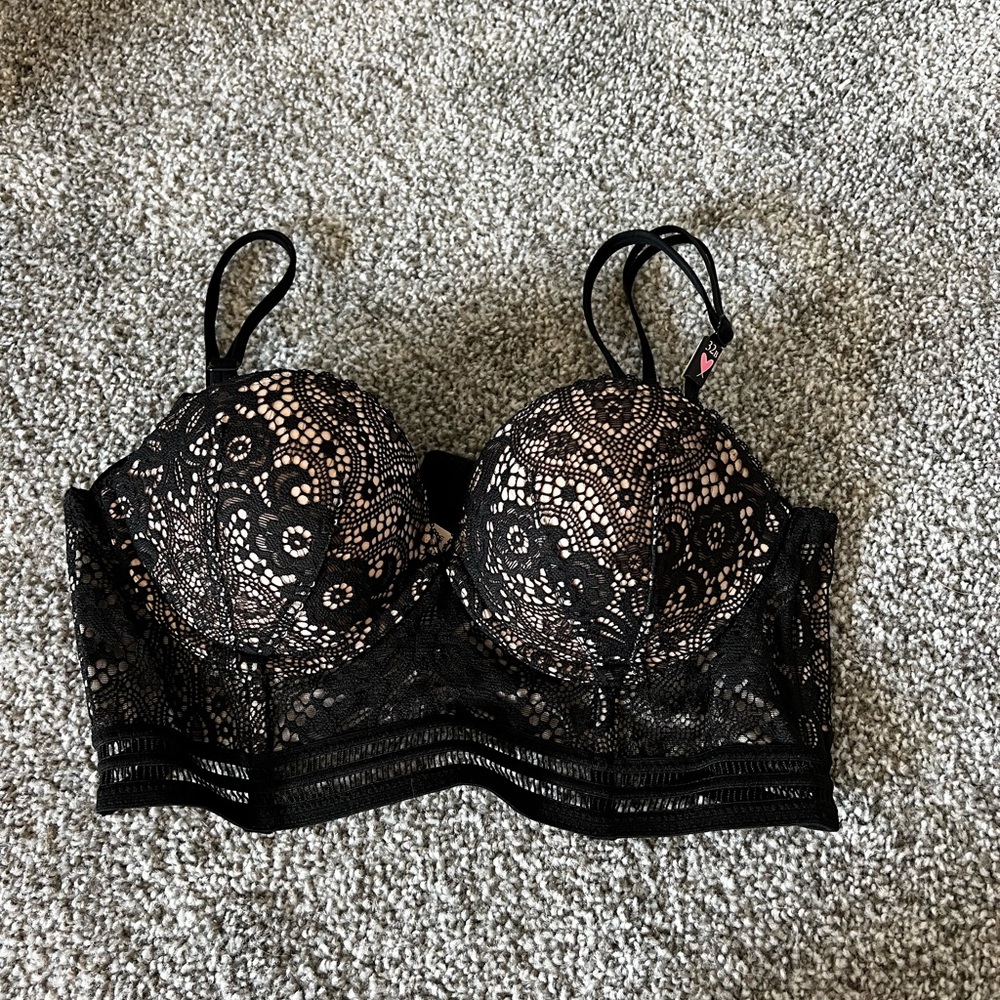 Brand new Victoria’s secret bra with tags 32B